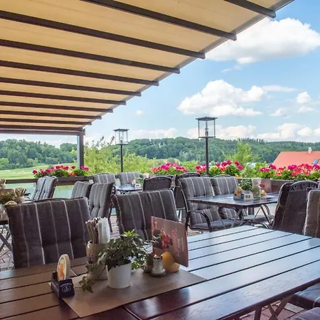 מלון Hotel-gasthof Huber