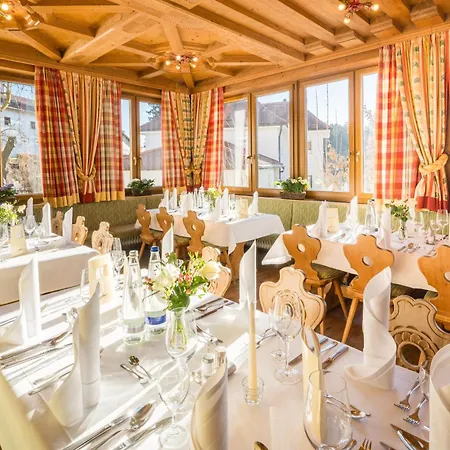 Hotel-gasthof Huber אברסברג