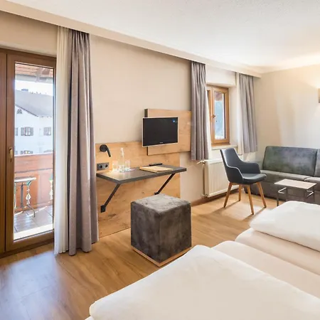 מלון Hotel-gasthof Huber