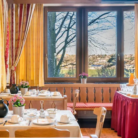 Hotel-gasthof Huber מלון