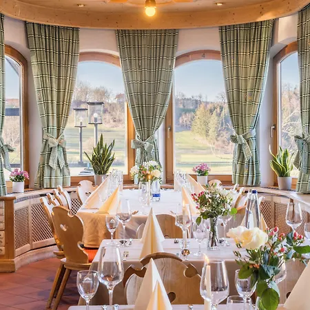 מלון Hotel-gasthof Huber