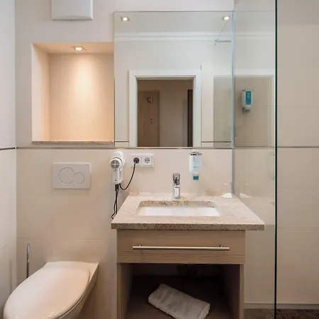 Hotel-gasthof Huber מלון אברסברג