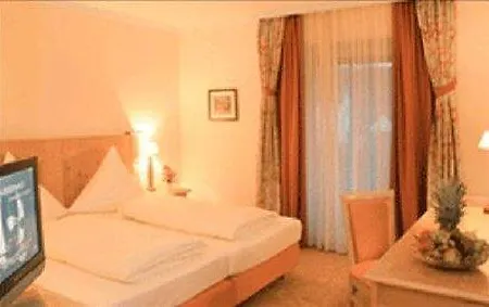 מלון Hotel-gasthof Huber אברסברג